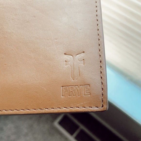 Frye Fanny pack - Picture 3 of 9